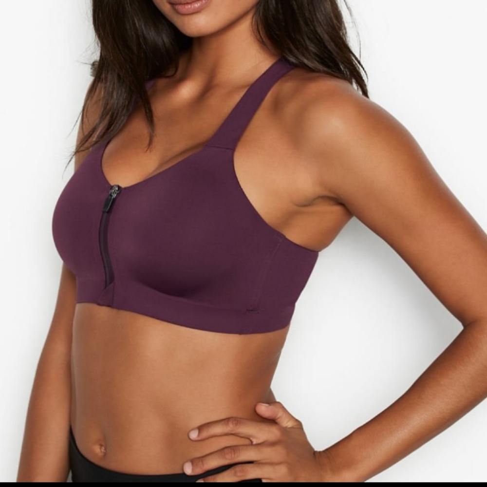Victoria Secrets Knockout Push Up Sport Bra 34D but can fit to 32C in my opinion